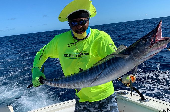 4 hours 38ft Reel Dreams Private Charter in Nassau - Is $990 a fair price for six people?
