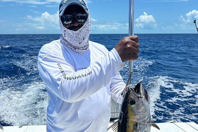 4 hours 53ft Dream Works Private Charter in Nassau - What four hours can realistically include