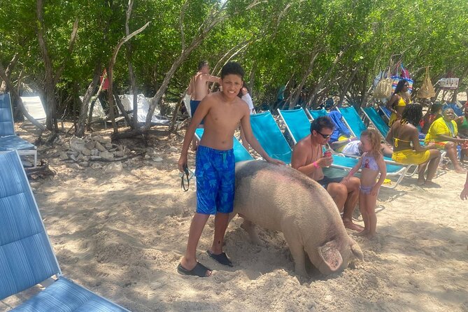 4hr Private Tour Island Hop Snorkel w/ Turtles & Sip Bahama Mamas - Green Cay turtle snorkeling