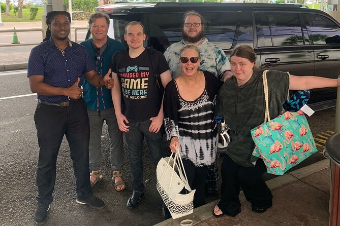 Airport-Atlantis Paradise Island Private Roundtrip Transportation - Meeting your driver outside Nassau customs