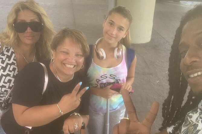 Airport-Atlantis Paradise Island Private Roundtrip Transportation - Arriving at your Atlantis hotel