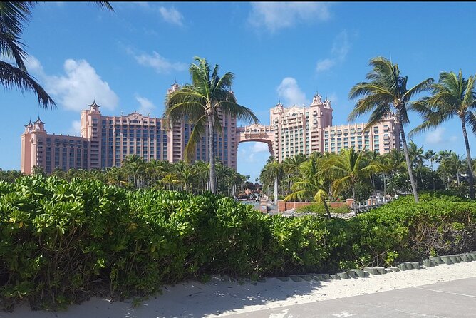 Atlantis & Paradise Island Private Transportation - Starting your ride on New Providence Island