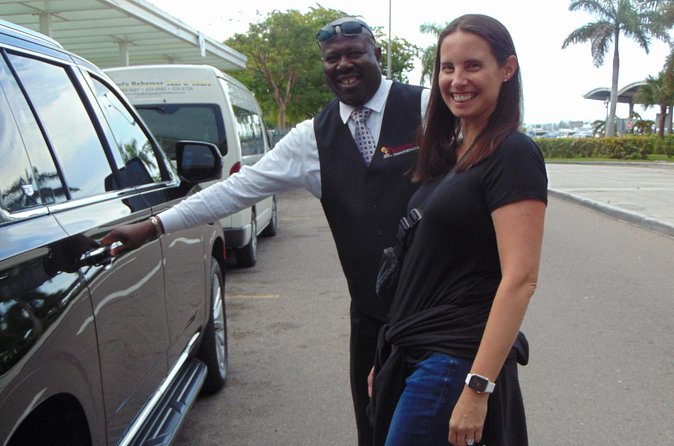 Bahamas Airport Transportation w/free Grocery Stop- Round Trip - A scenic ride through New Providence Island