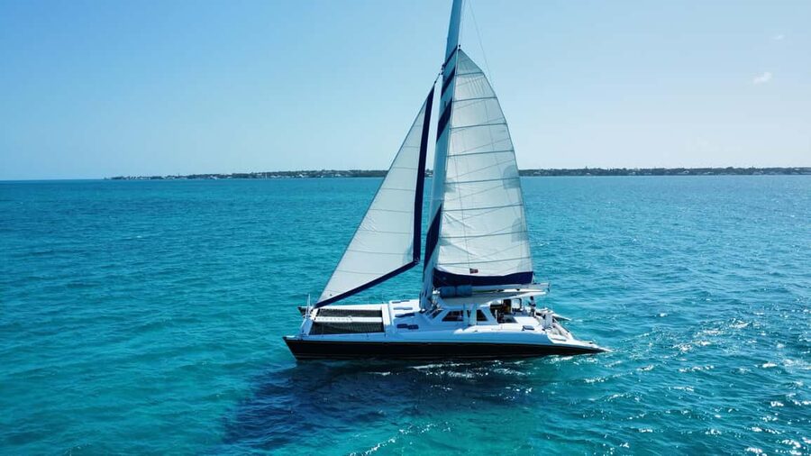 Bahamas: Swimming Pigs & Snorkeling Cruise with Lunch & Rum - Meeting the boat at Paradise Island