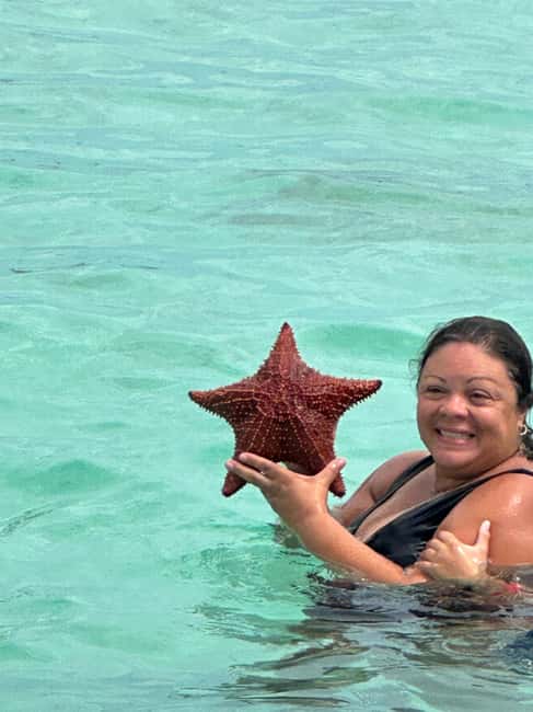 Bahamas: Swimming Pigs & Snorkeling Cruise with Lunch & Rum - Swimming with the pigs after a 50-minute cruise