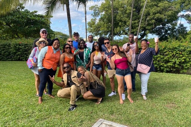 Big Bus Private Tour (minimum of 15) - Queen’s Staircase: Nassau history in 66 steps