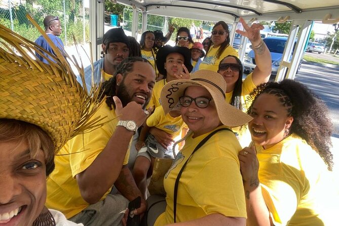 CHIPPIES BAHAMAS Island Tours : Feel The Culture - Atlantis and the Big Resort Contrast