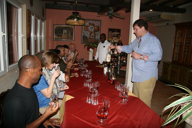 Cigar Demo and Rum Tasting at Graycliff Cigar Company - Watching tobacco become a cigar