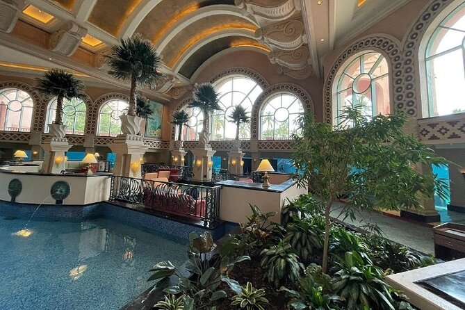 City Tour, Beach & Snorkeling at "Love Beach" in Nassau, Bahamas - Sweet stops at the Bahamian Rum Cake Factory