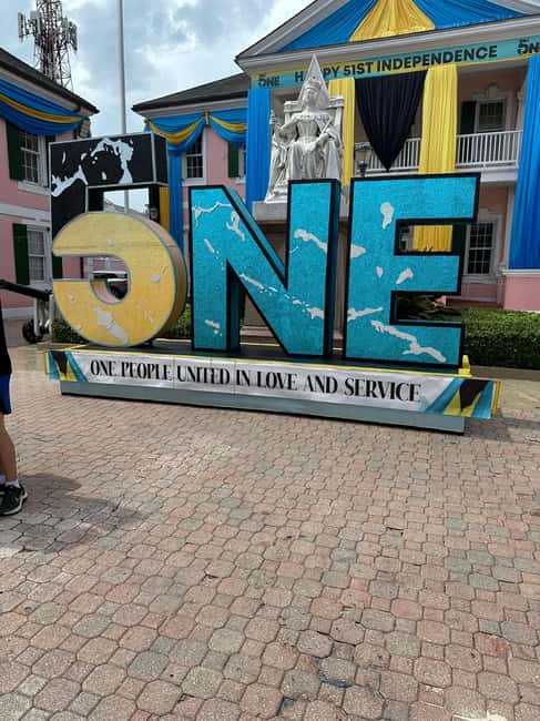Customizable half day group tour (price per vehicle) - Building your four-hour Nassau route