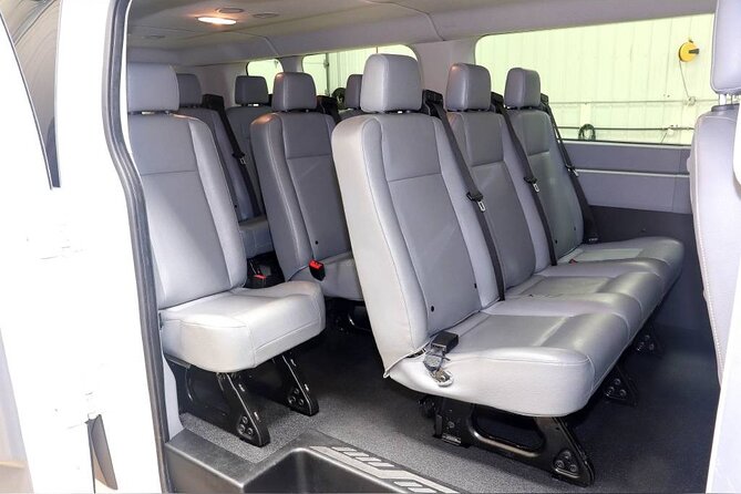 Direct Private Airport Transfer four or more Persons (one way) - The one-hour ride across Nassau