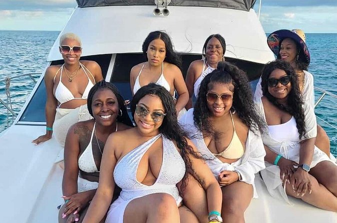 Half-Day Private Rose Island Party Yacht Getaway - Beach Time on Rose Island