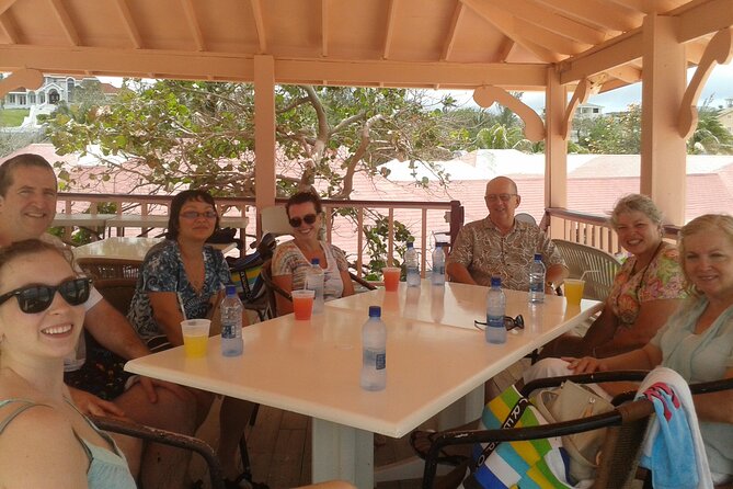 Historic Island Tour Plus Rum Cake Sample and Local Beer - Fish Market and the Everyday Side of Nassau