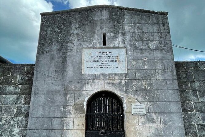 Island Tour,Beach & Lunch stop at Fish fry in Nassau Bahamas - Fort Montagu and a small taste of the shore