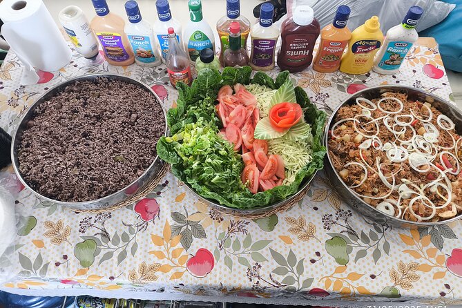 Nassau 3-stops: Snorkeling, Swimming Pigs, Turtles & Lunch - Food, service, and the crew’s role