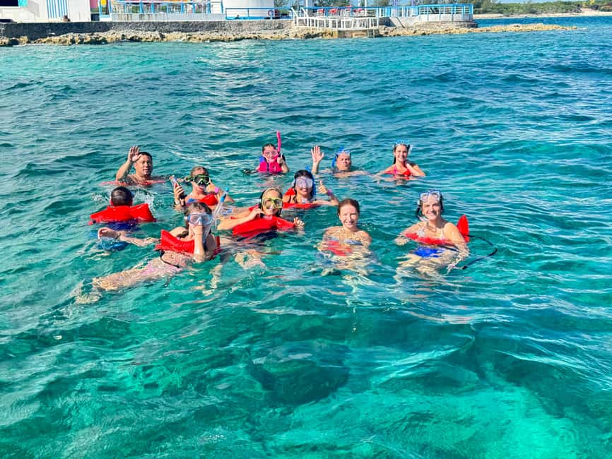 Nassau: 4-Island Tour Swimming Pigs, turtles, snorkeling - The four details that shape this Nassau boat trip