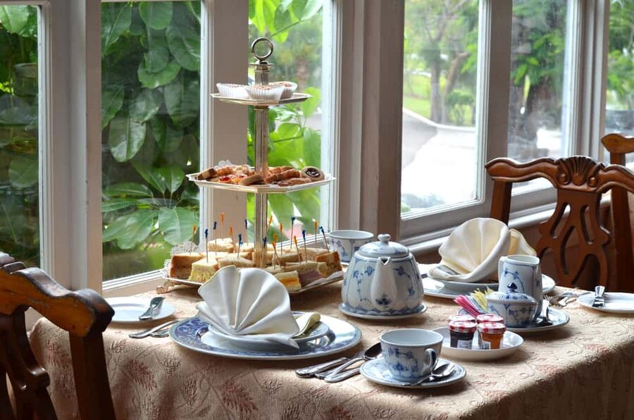 Nassau: Afternoon Tea at Graycliff Hotel and Restaurant - Arriving at Graycliff Hotel