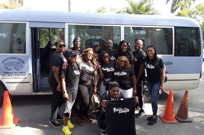 Nassau Airport Group Round-Trip Transfers - The group-size question: up to 15 people