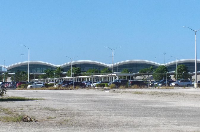 Nassau Airport to Palm Cay - group transportation in comfort - Why the $100 group price can make sense