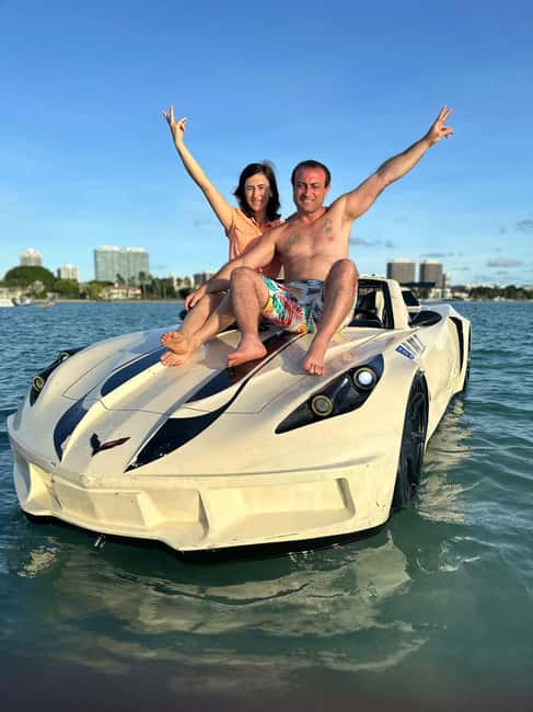 Nassau Bahamas: 30 minute Jetcar Rental on Paradise Island - The safety briefing and first turn at the wheel