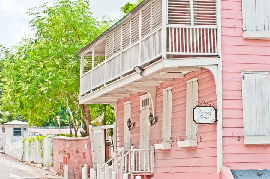 Nassau: Bites and Sites Food and Cultural Walking Tour - Architecture, politics, and the streets between meals