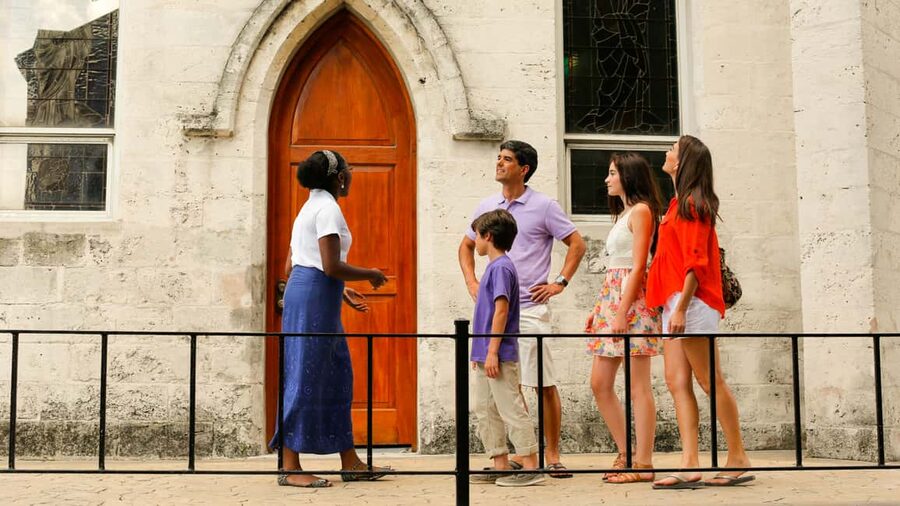 Nassau: Bites and Sites Food and Cultural Walking Tour - The walk is short, but prepare for Nassau weather