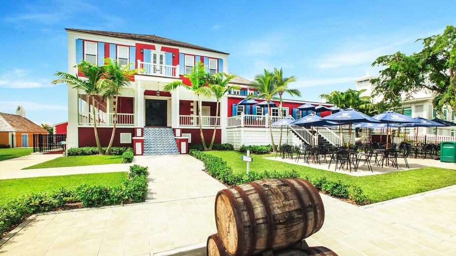 Nassau City Tour: Discover the Charms of Old Charles Town - Chocolate, wine, cigars, and a taste of island history