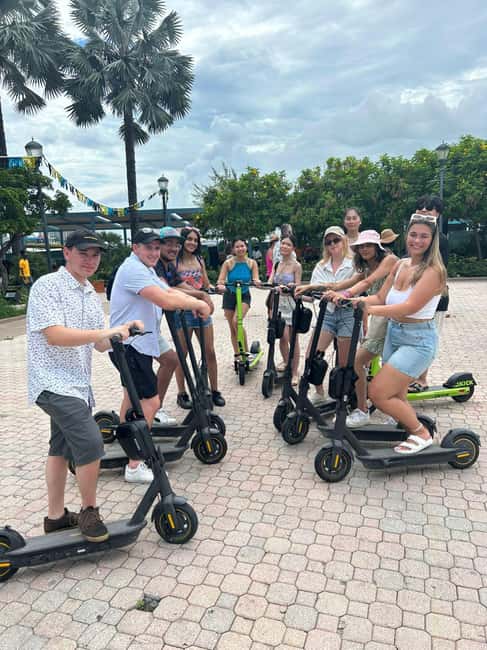 Nassau: E-Scooter Tour with Food Tasting and Local Drinks - Why this Nassau tour works well