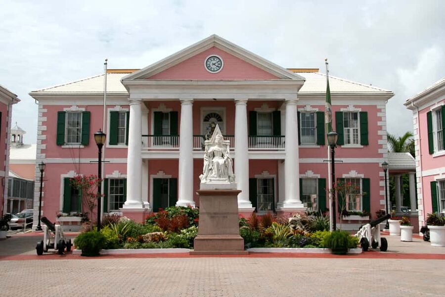Nassau: E-Scooter Tour with Food Tasting and Local Drinks - Queen’s Staircase and Fort Fincastle
