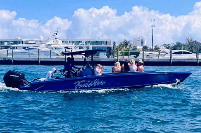 Nassau: Half Day Reef Snorkeling, Turtles & Swimming Pigs - The Swimming Pigs Stop