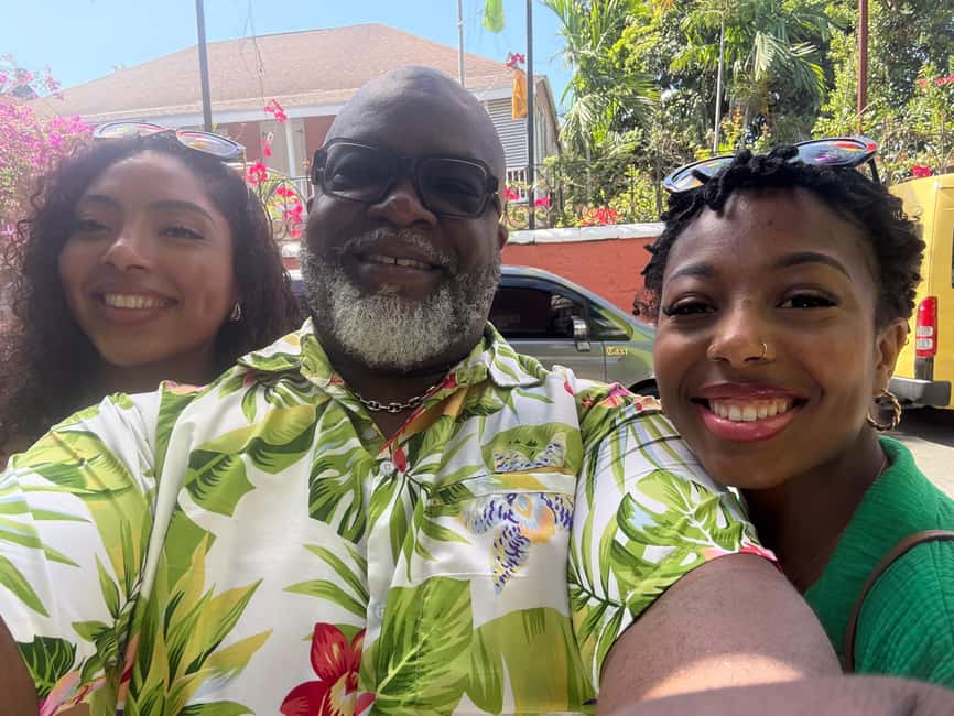 Nassau: Historic City Tour with Drink and Food Tasting - Why the guide matters more than the vehicle