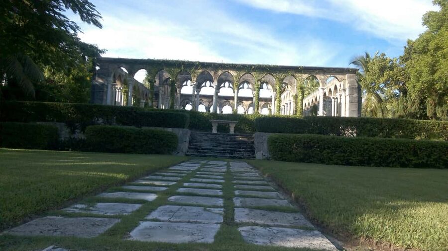 Nassau: Private and Personalized Island Tour - Rawson Square and Parliament Square
