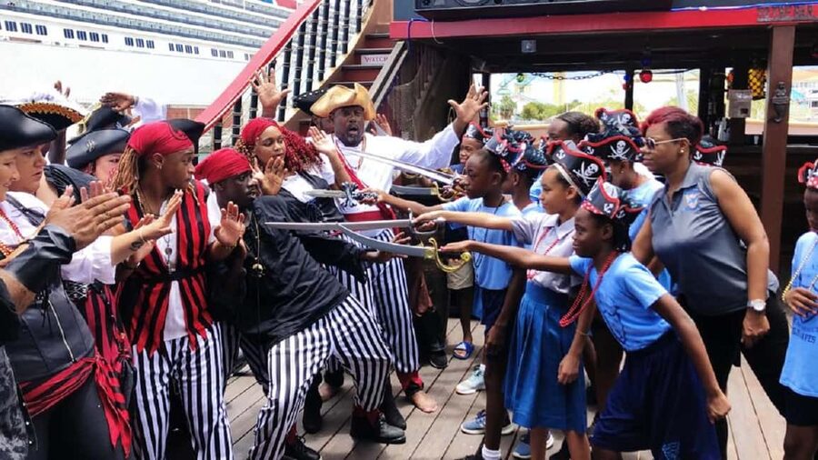 Nassau: Private Interactive Pirate Ship Cruise - Meeting the captain and steering the ship