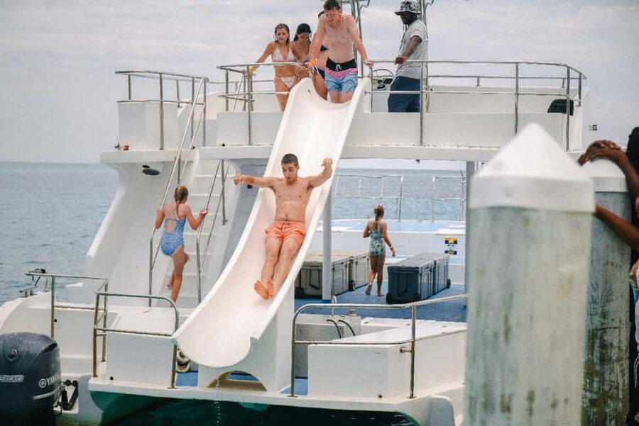 Nassau: Rose Island's Sand Dollar Beach Resort - Arriving at Sand Dollar Beach Resort
