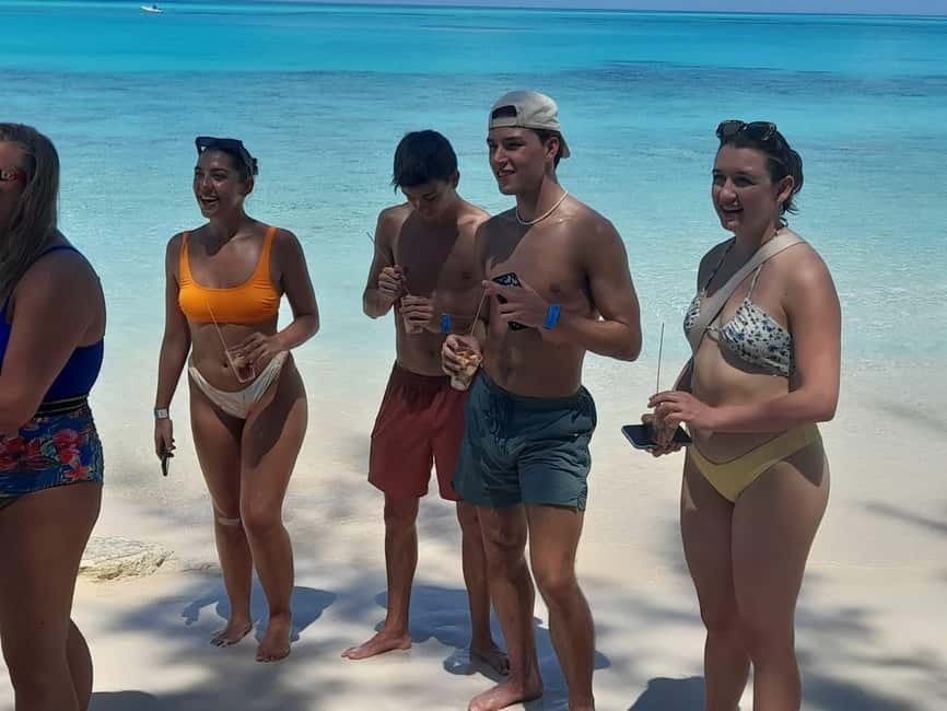 Nassau: Swimming Pigs Private Boat Tour - Up to 7 Persons - What the $700 price really buys