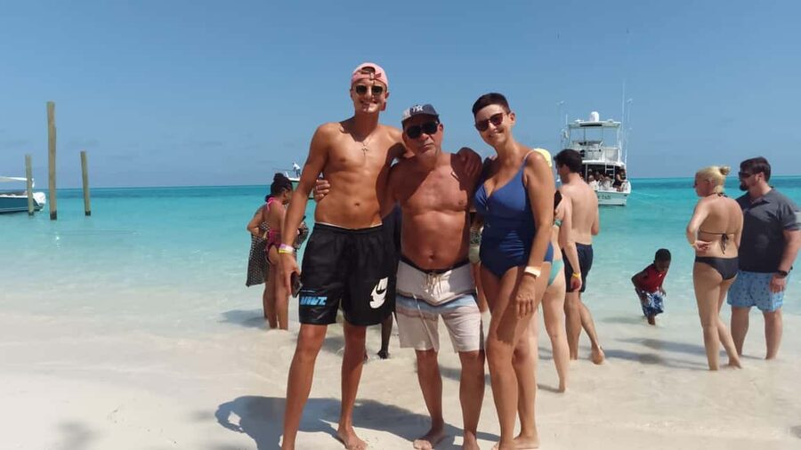 Nassau: Swimming Pigs Private Boat Tour - Up to 7 Persons - Meeting at Elizabeth on Bay