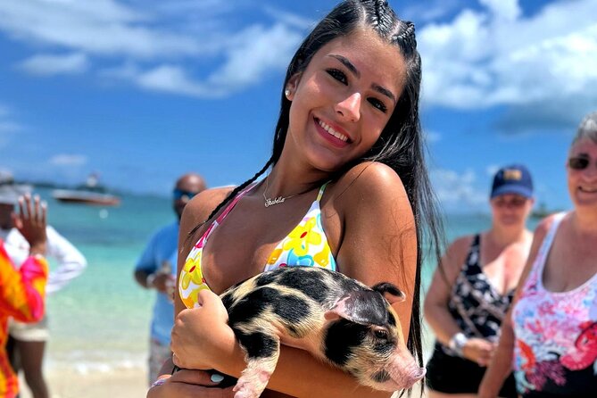 Nassau Swimming Pigs: Snorkeling, Lunch & Private Beach Club - Five useful things to know before booking