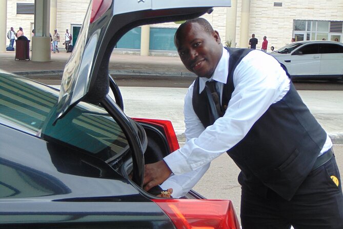 One Way Private Bahamas Airport Transportation with Free Wifi - Choosing the right vehicle for your group
