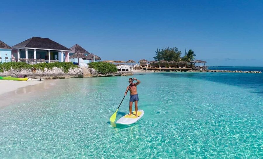 Pearl Island Beach: Full-day Snorkelling with Lunch - Guided snorkeling over coral reefs