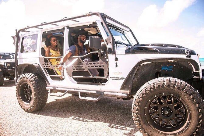 Pirate Jeep Sightseeing Adventure! - Cable Beach and Arawak Cay: scenery with a local-food option