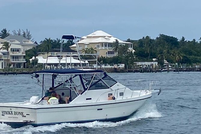 Private 38' Defender Sportfishing/Swim with Pigs in Nassau - Starting at Paradise Island Marina
