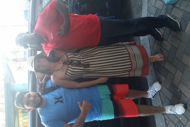 Private City Tour in Bahamas - The shopping question: Straw Market and local vendors
