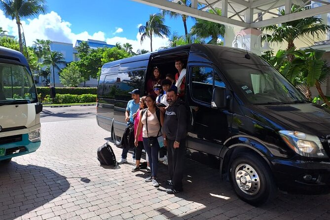 Private Guided Island Tour in Nassau Bahamas -Free Wifi & Drinks - A private way to get your Nassau bearings