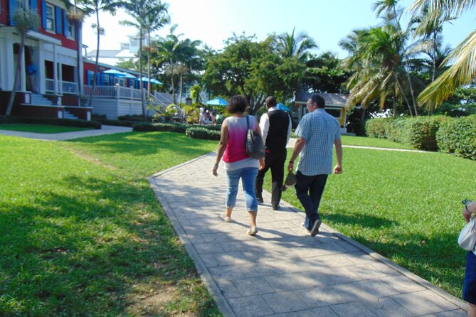 Private Guided Island Tour in Nassau Bahamas -Free Wifi & Drinks - Graycliff Heritage Village, chocolate, and cigar culture