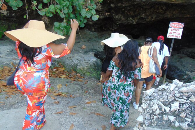 Private Guided Island Tour in Nassau Bahamas -Free Wifi & Drinks - Guides make or break the experience