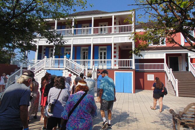 Private Guided Island Tour in Nassau Bahamas -Free Wifi & Drinks - Timing, weather, and holiday planning