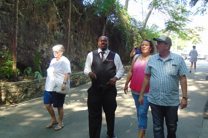 Private Guided Island Tour in Nassau Bahamas -Free Wifi & Drinks - John Watling’s Distillery for a taste of the islands
