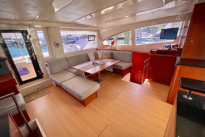 Private Luxury Catamaran Charter in Nassau - Food, drinks, and the all-inclusive choice
