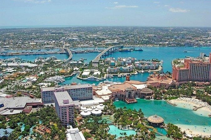 Private Roundtrip Minivan Airport Transfer to Paradise Island - Child seats, luggage, and extra charges