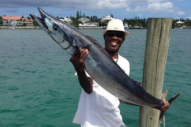 Private Speed Boat for Snorkeling or Fishing in Nassau - 34ft - Rose Island and Footprints Beach Bar and Grill